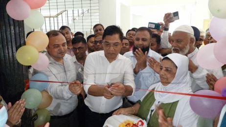 সোলার প্যানেলে আলোকিত বকশীগঞ্জ স্বাস্থ্য কমপ্লেক্স, ১০১ শয্যায় উন্নীত করার ঘোষণা