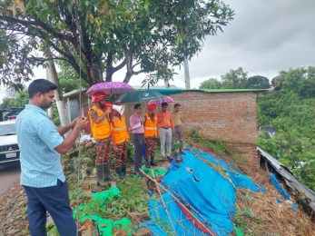 টানা বৃষ্টিতে রাঙামাটিতে পাহাড়ধসের শঙ্কা, নিরাপদে সরে যেতে প্রশাসনের আহ্বান