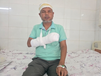 জমি সংক্রান্ত বিরোধের জেরে কুপিয়ে আহত করার অভিযোগ 