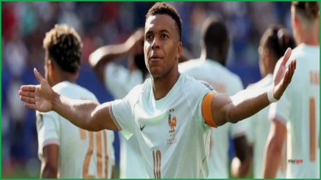 ইতিহাস গড়ে টানা তৃতীয়বার বিশ্বকাপের সেমিফাইনালে ফ্রান্স