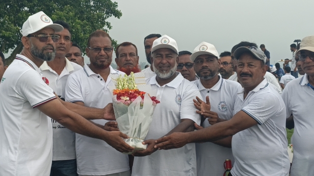 সিরাজগঞ্জে ভোরের পাখি ফিটনেস ক্লাবের ‘দশম ফল উৎসব’ অনুষ্ঠিত
