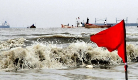 সাগরে লঘুচাপ, সমুদ্রবন্দরে ৩ নম্বর স্থানীয় সতর্ক সংকেত জারি