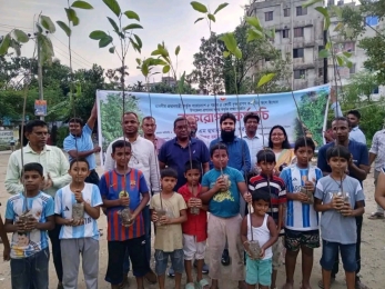 ময়মনসিংহ সদরে সরকারি খাস জমিতে বৃক্ষরোপণ কর্মসূচি উদ্বোধন