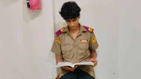 বিকেলে বাবার দাফন, রাতে এটিএমে দায়িত্ব, সকালে পরীক্ষার হলে—অদম্য ইকনের গল্প