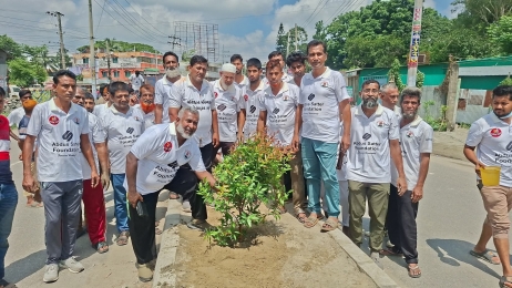 সবুজ সিরাজগঞ্জ গড়ার প্রত্যয়ে সাত্তার ফাউন্ডেশনের বৃক্ষরোপণ কর্মসূচির উদ্বোধন