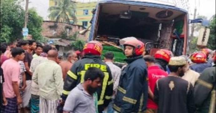 বগুড়ায় ‘শাহ ফতেহ আলী’ বাসের চাপায় ৭ দিনমজুর নিহত, আহত অন্তত ১৫