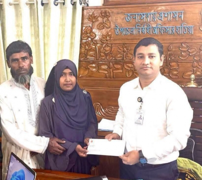 দুঃখ-কষ্ট পেরিয়ে তাসফিয়ার জিপিএ-৫, পাশে দাঁড়াল উপজেলা প্রশাসন
