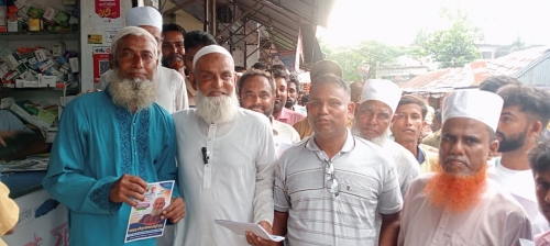 উদয়পুরে চেয়ারম্যান প্রার্থী টুকু চৌধুরীর লিফলেট বিতরণ