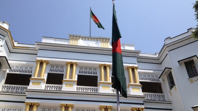 বাংলাদেশি নাগরিকদের জন্য চালু হলো হটলাইন