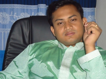 ওসি পরিচয়ে ব্যবসায়ীর গাড়ি আটকে কোটি টাকার মালামাল ছিনতাইয়ের অভিযোগ,সম্রাট আটক