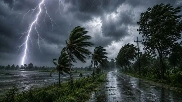 ৭ অঞ্চলে বজ্রবৃষ্টির আভাস, সতর্কতা জারি