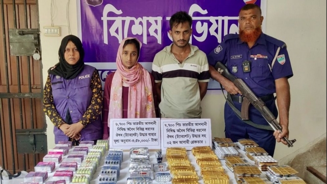 মহেশপুরে সাড়ে ৩ লাখ টাকার অবৈধ ভারতীয় ওষুধসহ দম্পতি গ্রেফতার