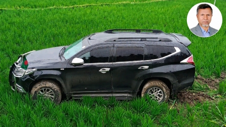 দূর্ঘটনার কবলে প্রতিমন্ত্রীর গাড়ি:প্রাণে বাঁচলেন মন্ত্রীসহ স্ত্রী 