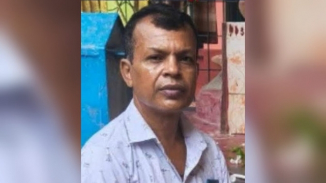 বাড়ির সামনে স্বর্ণ ব্যবসায়ীকে কুপিয়ে হত্যা